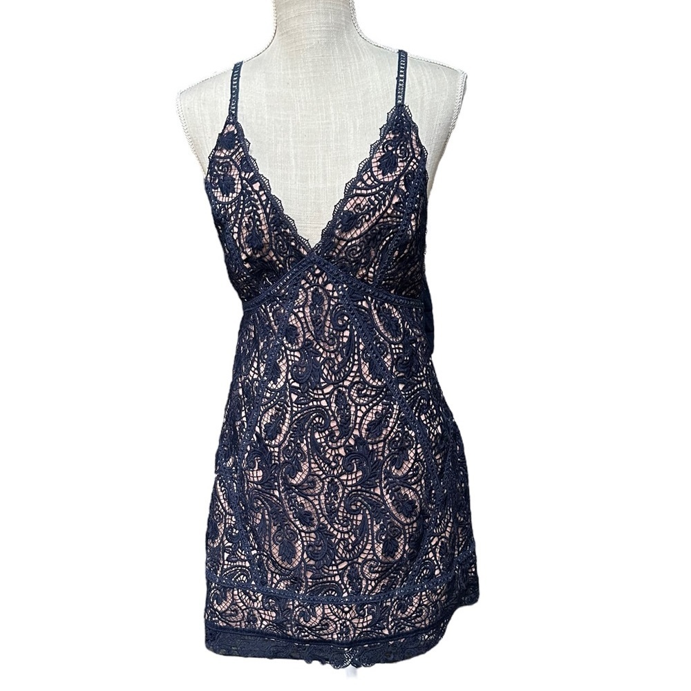 TJD‎ V-Neck Lace Mini Cocktail Dress in Navy Blue Size: S